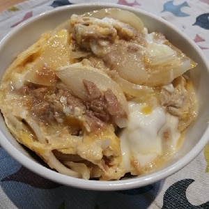 子供が喜ぶ(^^)簡単ツナ缶と玉ねぎの卵とじ丼♪